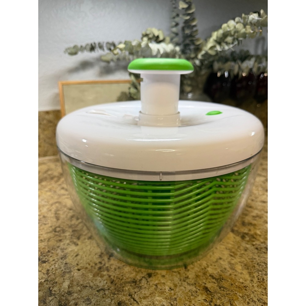 Pump Action Farberware Salad Spinner Unisex OS Green Excellent